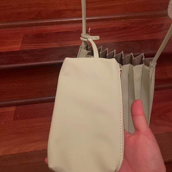 Accordion bucket bag in sage - Picture 2 of 2